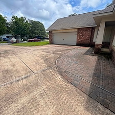 Algae-covered-brick-and-tire-mark-driveway-in-Fort-WaltonFL 9