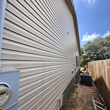 Algae-Removal-from-vinyl-siding 0