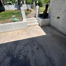 Heavily-soiled-driveway-patio-and-house-in-Cantonment-Fl 7