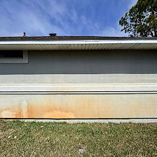 Rust-removal-house-wash-surface-cleaning-and-wasp-nest-removal-in-Gulf-Breeze-Fl 1