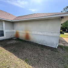 Rust-removal-house-wash-surface-cleaning-and-wasp-nest-removal-in-Gulf-Breeze-Fl 2
